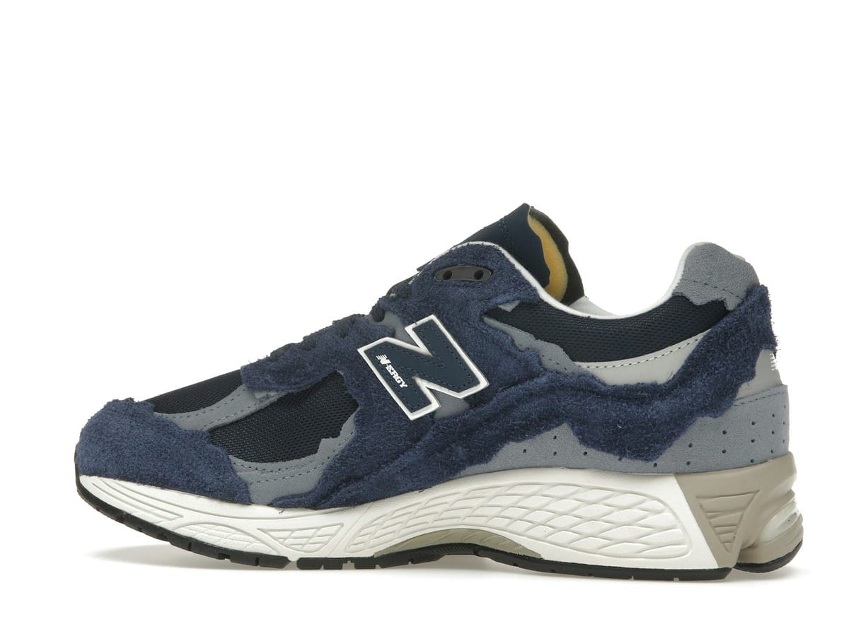 New Balance 2002R Protection Pack Navy Grey M2002RDK